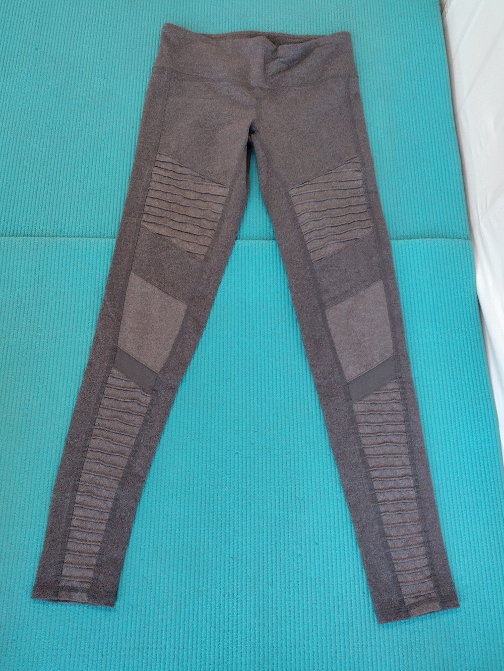 Alo Yoga Low Waist Moto Ribbed Mesh Panel Leggings Gray Size XS - Picture 3 of 13